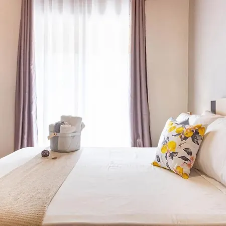 Potam'sea Bliss 37- Front, Sun Beds & Parking * Himarë