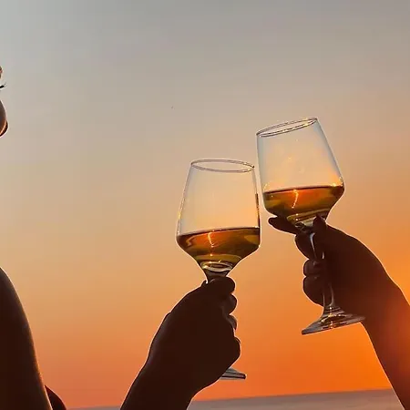 Potam'sea Bliss 37- Front, Sun Beds & Parking *