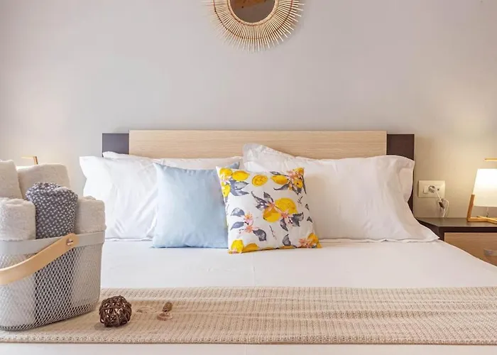 Potam'sea Bliss 37- Front, Sun Beds & Parking Χειμάρρα