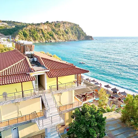 Potam'sea Bliss 37- Front, Sun Beds & Parking Apartment Himare