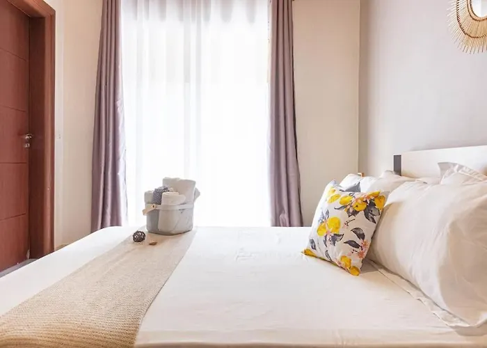 Potam'sea Bliss 37- Front, Sun Beds & Parking * Himarë