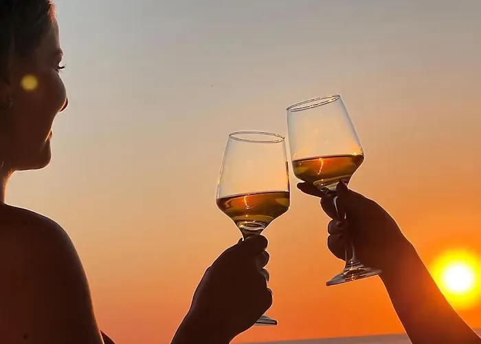 Potam'sea Bliss 37- Front, Sun Beds & Parking *